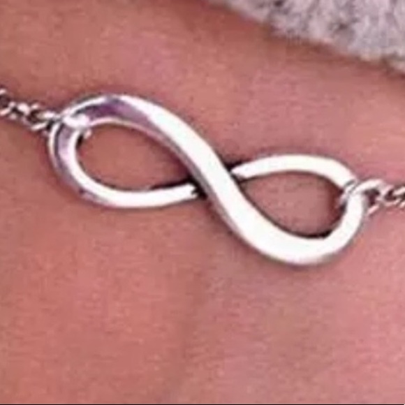 ✂️Silver infinity Charm Bracelet J23) - Picture 3 of 5